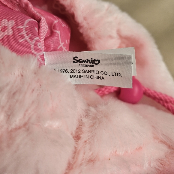 2012 Sanrio Hello Kitty PINK Faux Fur Furry Drawstring Bag Purse Satchel NEW - Picture 9 of 9